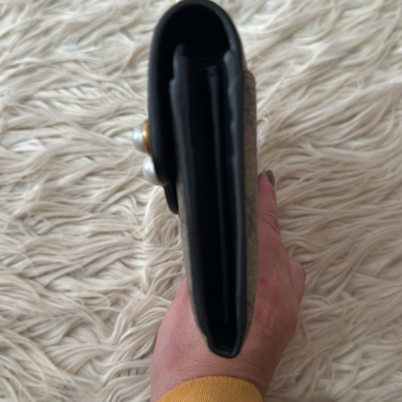 Gucci black peony pearl-studded wallet - Picture 3 of 10